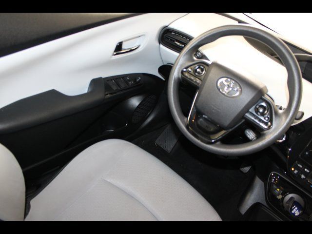 Used 2019 Toyota Prius LE FWD image 16
