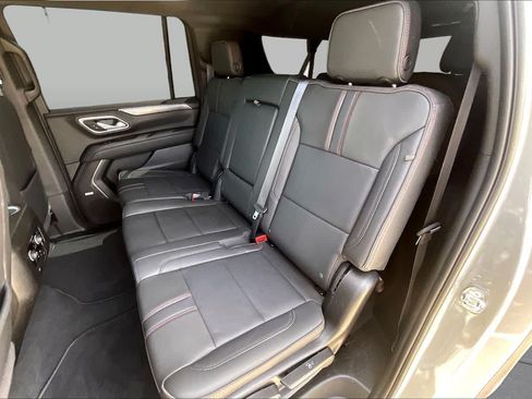 Used 2024 Chevrolet Suburban RST RWD image 20