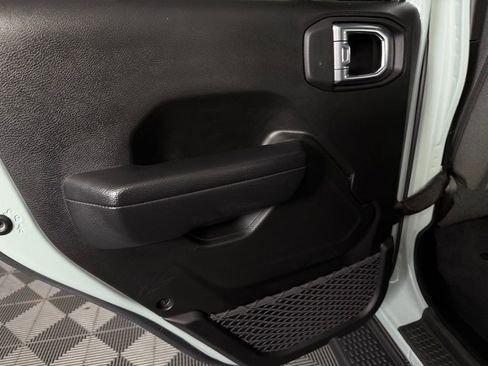 Used 2024 Jeep Wrangler Sport S image 28