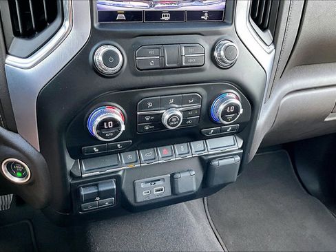 Used 2021 GMC Sierra 1500 SLT RWD image 16