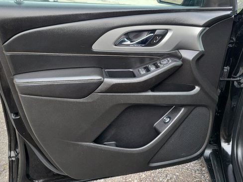 Used 2021 Chevrolet Traverse LT FWD image 13