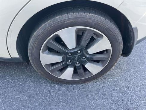 Used 2015 Kia Soul ! w/ Sun & Sound Package image 8