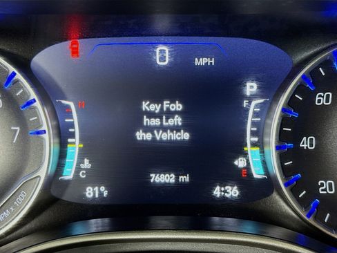 Used 2023 Chrysler Pacifica Touring FWD image 16