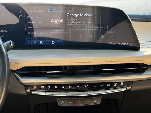 Used 2024 Cadillac XT4 Premium Luxury w/ Cold Weather Package FWD image 16