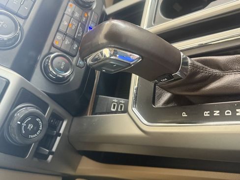 Used 2020 Ford F150 Lariat w/ Equipment Group 501A Mid image 34