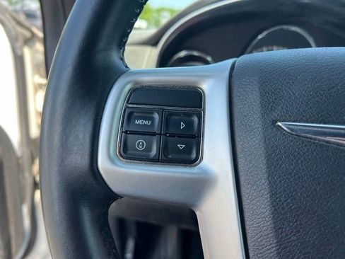 Used 2013 Chrysler 200 Touring FWD image 13