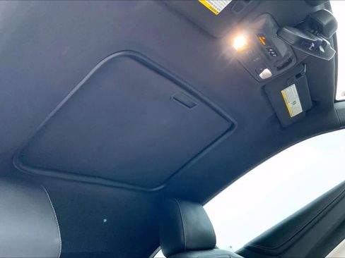 Used 2020 Chevrolet Camaro LT w/ RS Package image 12