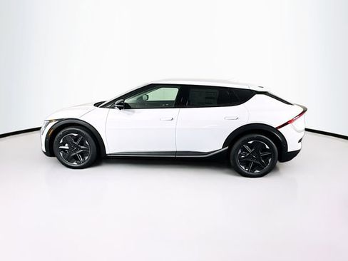 New 2025 Kia EV6 Light w/ Light LR Technology Package image 8