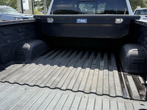 Used 2022 Chevrolet Silverado 1500 LTZ AWD/4WD image 32