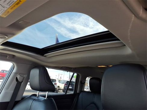 Used 2022 Toyota Highlander XLE image 18