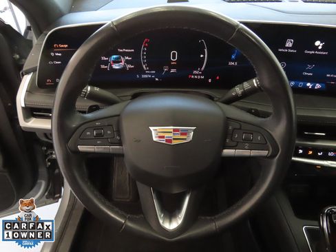 Used 2024 Cadillac XT4 Premium Luxury image 16
