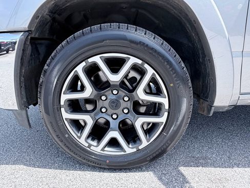 Used 2025 RAM 1500 Laramie AWD/4WD image 36