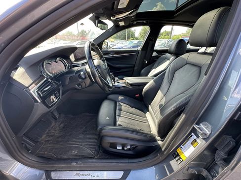 Used 2019 BMW 530i xDrive w/ Convenience Package AWD/4WD image 10