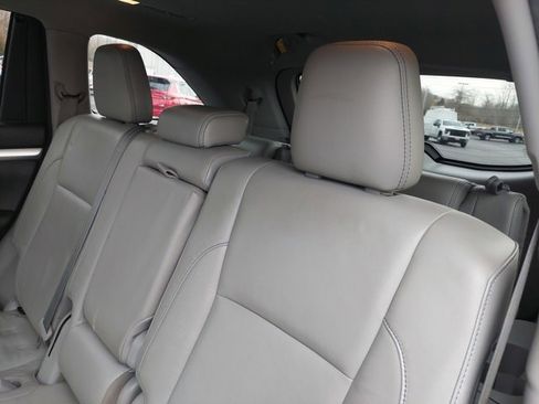 Used 2017 Toyota Highlander XLE image 42
