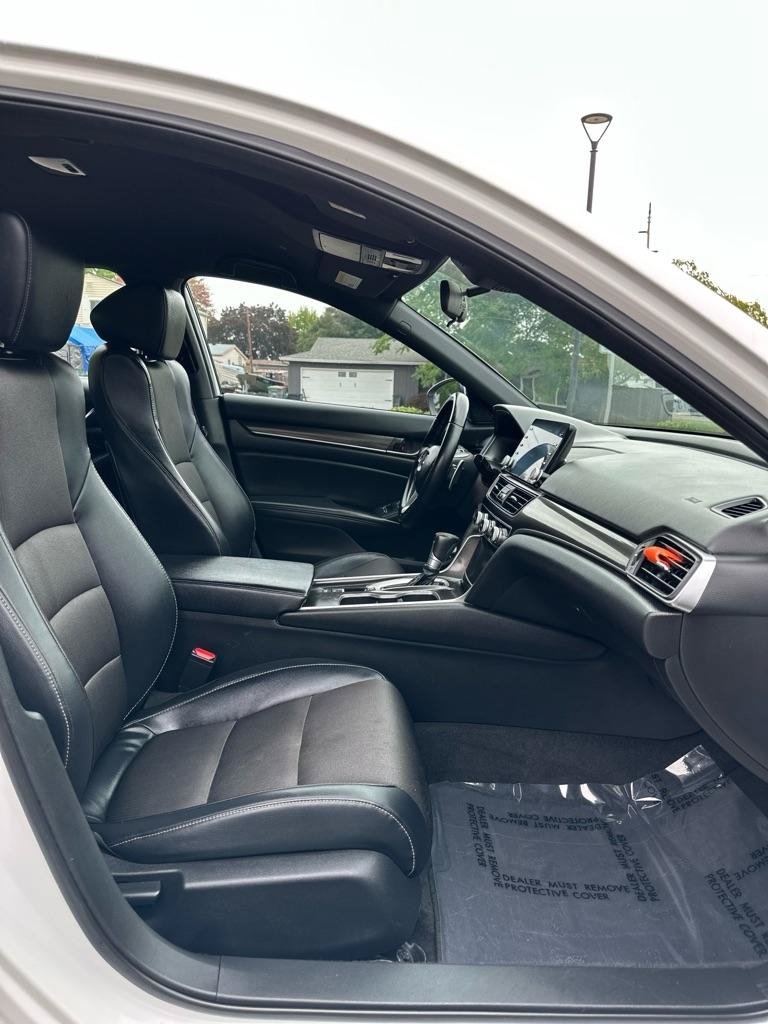 Used 2018 Honda Accord Sport image 16