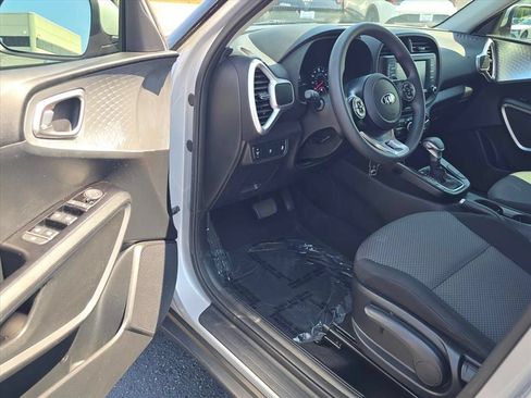 Used 2021 Kia Soul LX FWD image 9