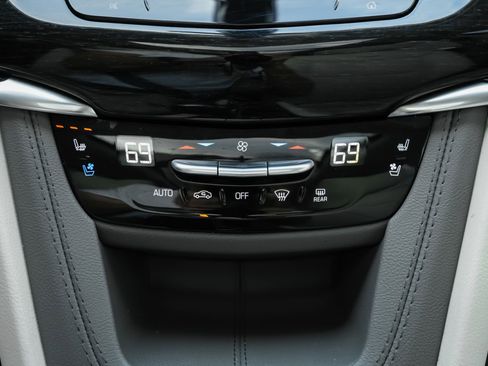 Used 2024 Cadillac XT6 Premium Luxury w/ LPO, Floor Liner Package AWD/4WD image 16