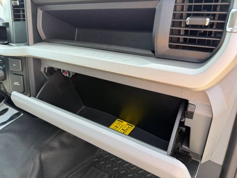 Used 2024 Ford F550 4x4 Regular Cab Super Duty image 31