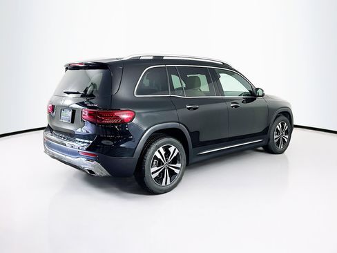 Used 2025 Mercedes-Benz GLB 250 4MATIC image 9