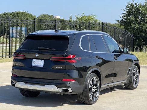 Used 2024 BMW X5 xDrive40i w/ Premium Package AWD/4WD image 4