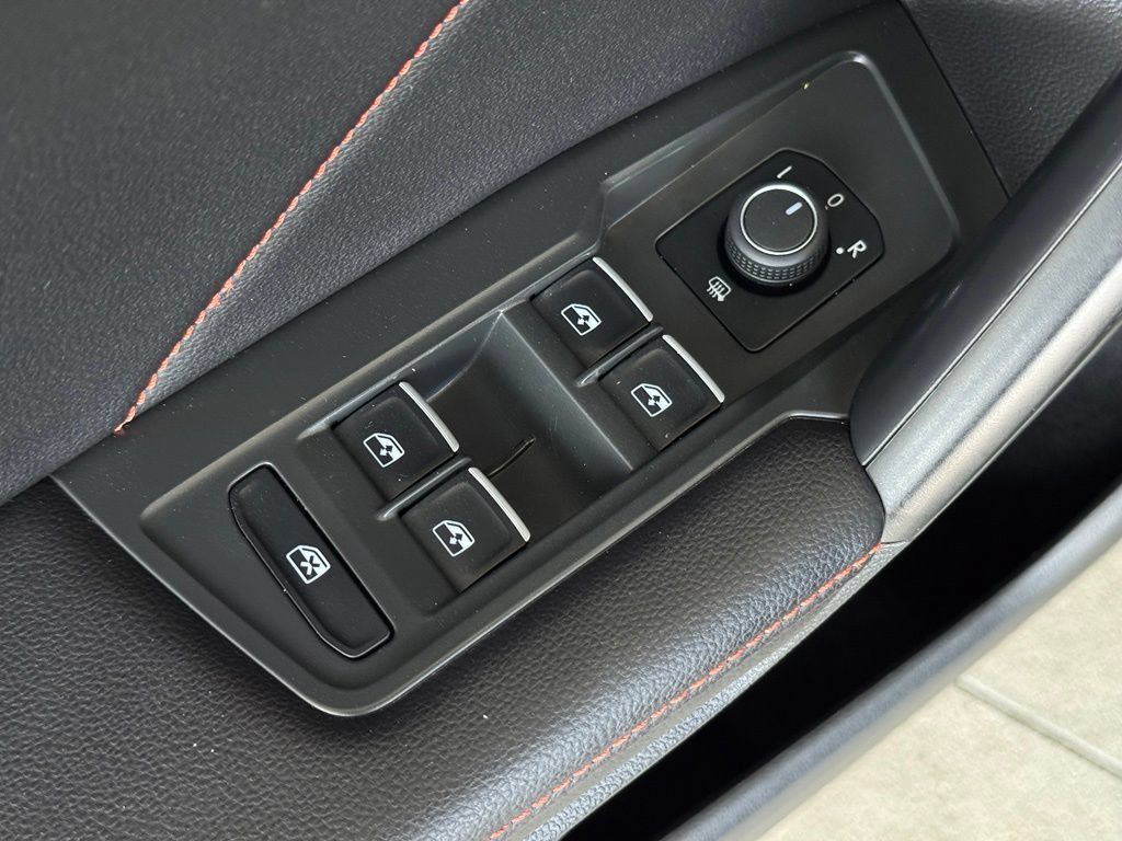 Used 2024 Volkswagen Tiguan Wolfsburg Edition AWD/4WD image 27