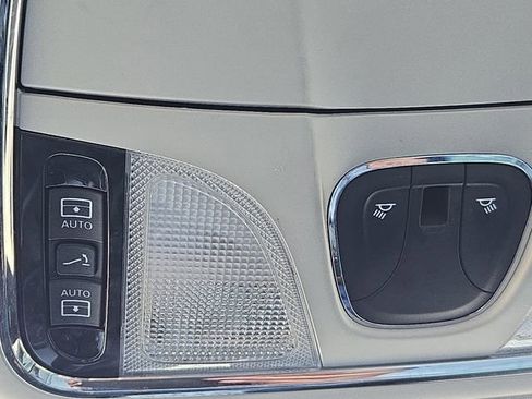 Used 2019 Jeep Cherokee Limited w/ Technology Group AWD/4WD image 24