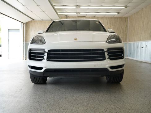 Used 2019 Porsche Cayenne S AWD/4WD image 2