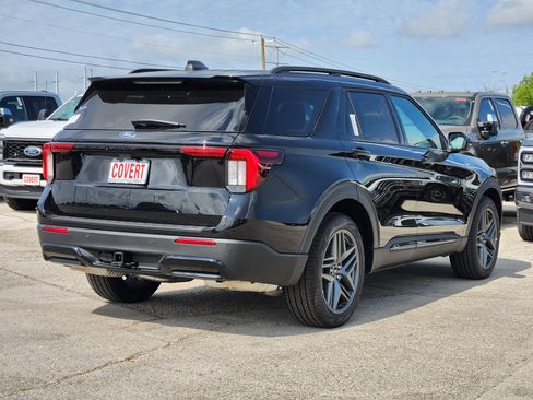 New 2026 Ford Explorer ST-Line w/ ST-Line Street Pack RWD image 4