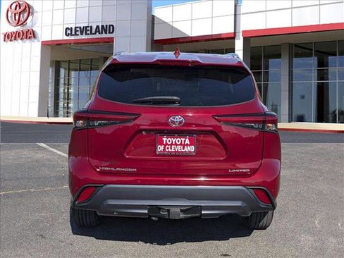 Used 2023 Toyota Highlander Limited image 6
