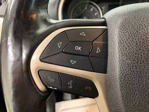 Used 2014 Jeep Cherokee Latitude w/ Cold Weather Group image 20