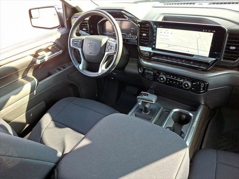 Used 2024 Chevrolet Silverado 1500 LT Trail Boss AWD/4WD image 7