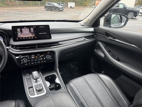 Certified 2025 INFINITI QX60 Luxe image 17