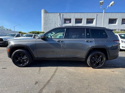 Used 2023 Jeep Grand Cherokee L Laredo image 7