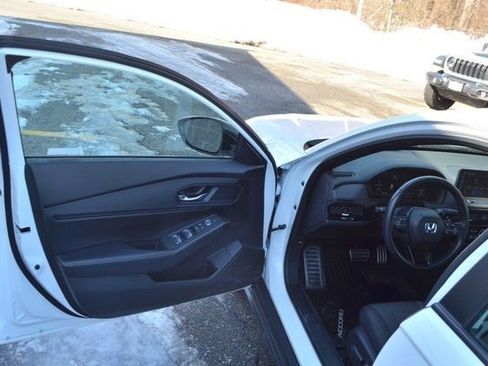 Used 2023 Honda Accord Sport image 15