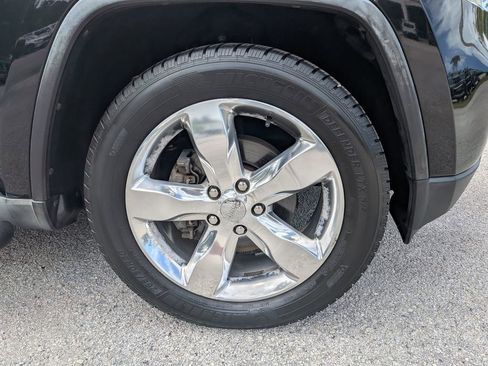 Used 2012 Jeep Grand Cherokee Overland Summit image 40