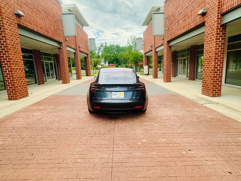 Used 2019 Tesla Model 3 Long Range RWD image 5