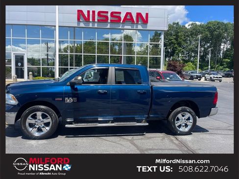 Used 2019 RAM 1500 Big Horn AWD/4WD image 2