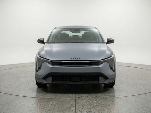 Used 2025 Kia K4 LXS image 2