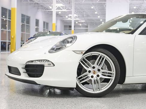 Used 2014 Porsche 911 Carrera RWD image 3