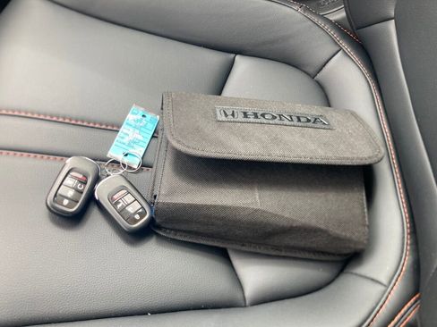 Used 2025 Honda Pilot TrailSport image 39
