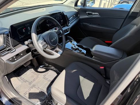 Used 2023 Kia Sportage LX AWD/4WD image 24