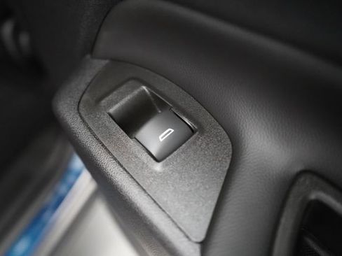 Used 2023 Chevrolet Equinox LT image 60