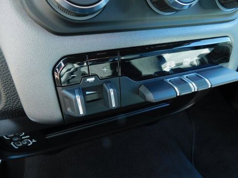 Used 2024 RAM 3500 Big Horn image 30