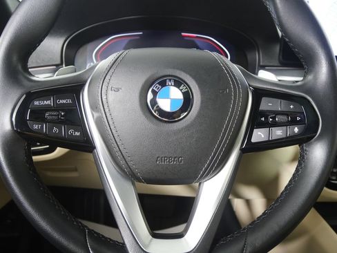 Used 2022 BMW 530i RWD image 18