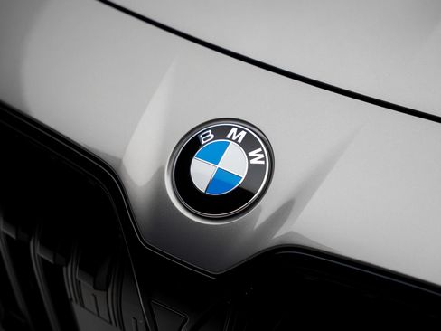 Used 2023 BMW 740i RWD image 13