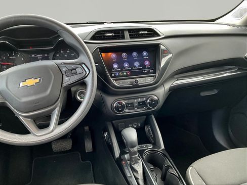 Used 2023 Chevrolet TrailBlazer LT w/ Convenience Package AWD/4WD image 9