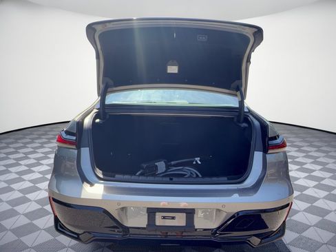 Used 2023 BMW i7 xDrive60 AWD/4WD image 27