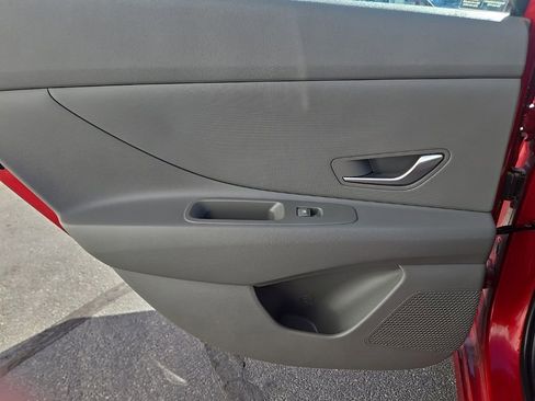 Used 2024 Hyundai Elantra SEL image 24