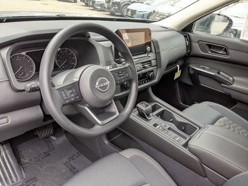 New 2025 Nissan Pathfinder S image 14
