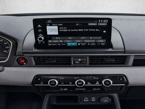Certified 2024 Honda Pilot Touring image 24